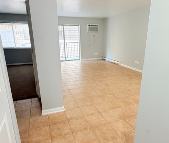 310 Lathrop Avenue 307, Forest Park, IL 60130