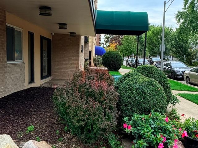 310 Lathrop Avenue 307, Forest Park, IL 60130