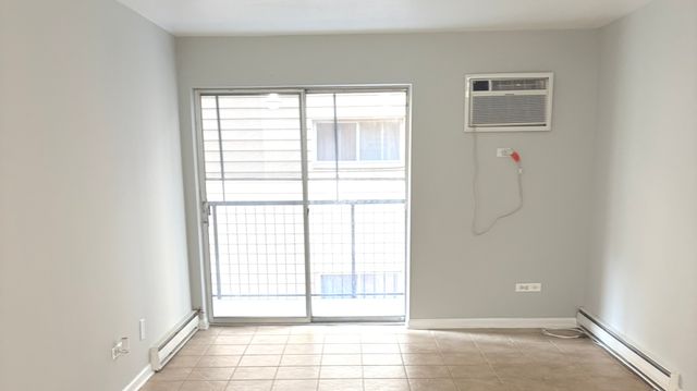 310 Lathrop Avenue 307, Forest Park, IL 60130