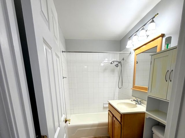 310 Lathrop Avenue 307, Forest Park, IL 60130