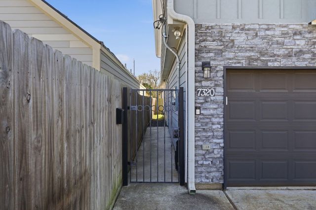 7320 Avenue J Avenue, Houston, TX 77011