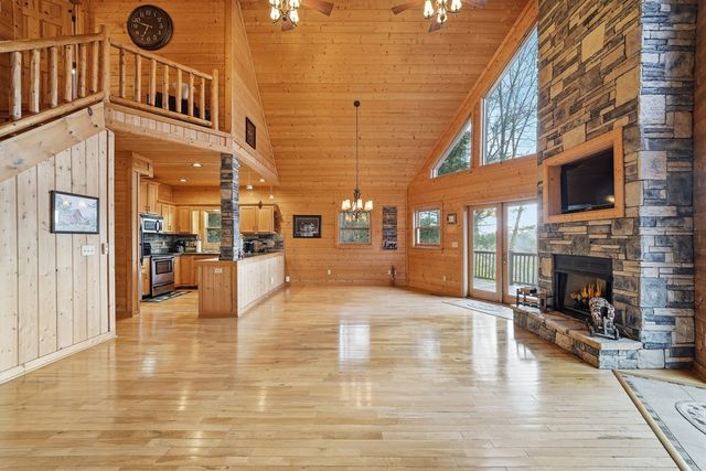 97 Fox Mountain Crossing, Blue Ridge, GA 30513
