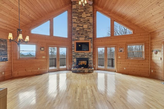 97 Fox Mountain Crossing, Blue Ridge, GA 30513