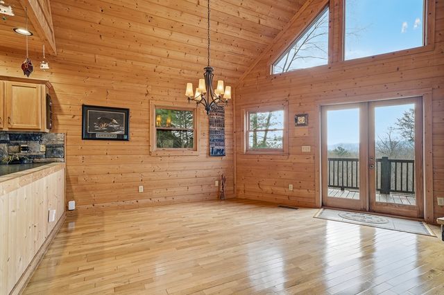 97 Fox Mountain Crossing, Blue Ridge, GA 30513