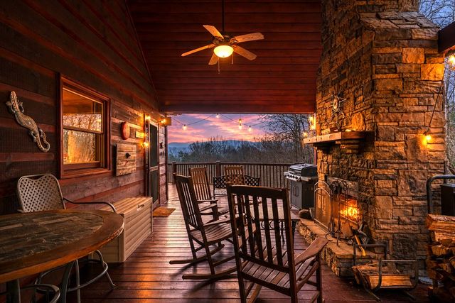 97 Fox Mountain Crossing, Blue Ridge, GA 30513