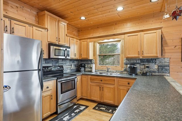97 Fox Mountain Crossing, Blue Ridge, GA 30513