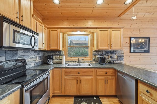 97 Fox Mountain Crossing, Blue Ridge, GA 30513