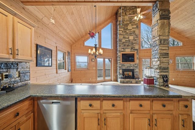 97 Fox Mountain Crossing, Blue Ridge, GA 30513