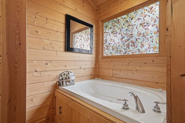 97 Fox Mountain Crossing, Blue Ridge, GA 30513