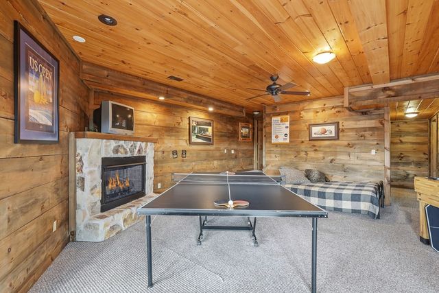97 Fox Mountain Crossing, Blue Ridge, GA 30513