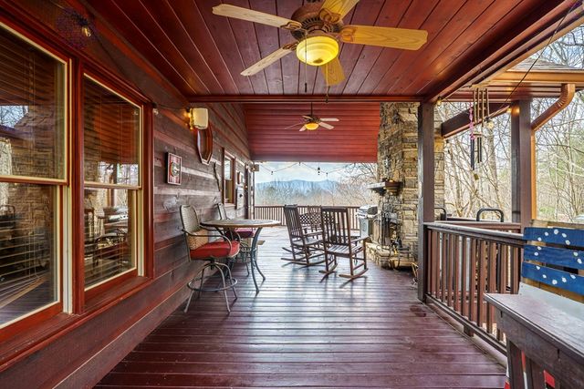 97 Fox Mountain Crossing, Blue Ridge, GA 30513
