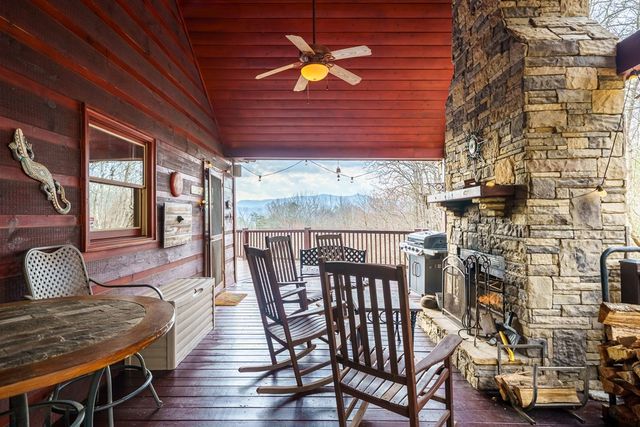 97 Fox Mountain Crossing, Blue Ridge, GA 30513