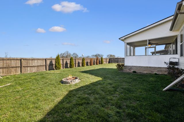 164 Ambridge St, Oak Grove, KY 42262