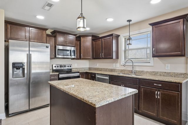 164 Ambridge St, Oak Grove, KY 42262