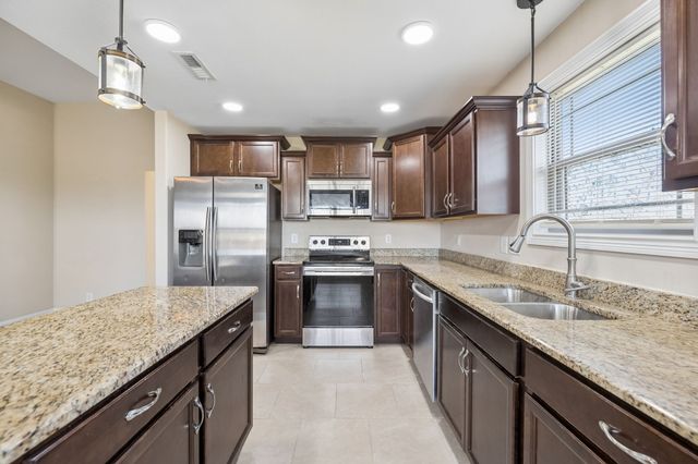 164 Ambridge St, Oak Grove, KY 42262