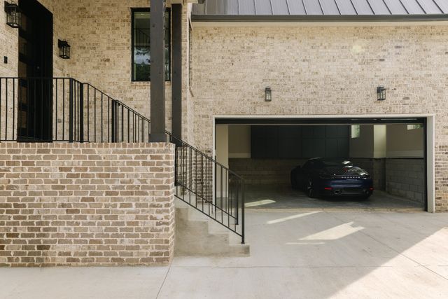 6400 Highway 100, Nashville, TN 37205