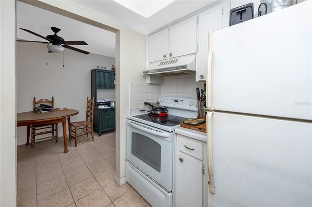 224 WAVERLY WAY 4, Clearwater, FL 33756