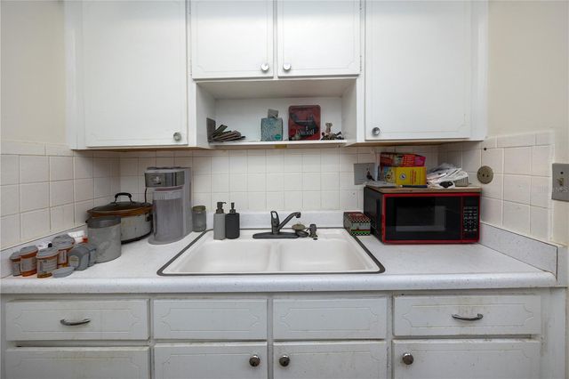 224 WAVERLY WAY 4, Clearwater, FL 33756