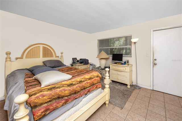 224 WAVERLY WAY 4, Clearwater, FL 33756
