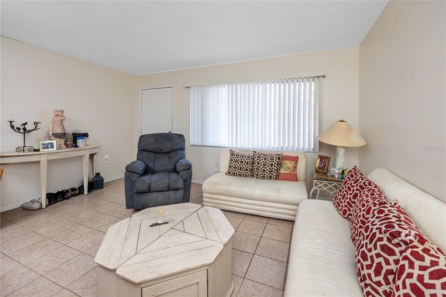 224 WAVERLY WAY 4, Clearwater, FL 33756