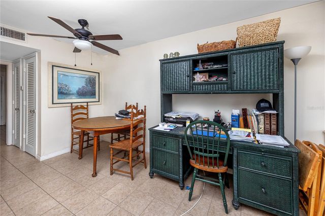 224 WAVERLY WAY 4, Clearwater, FL 33756