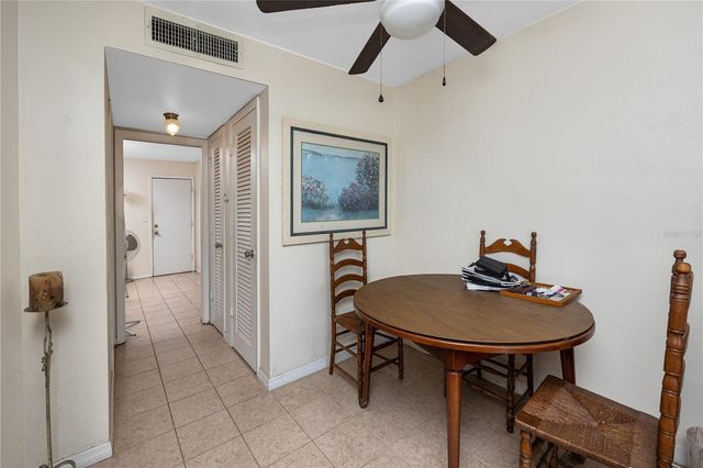 224 WAVERLY WAY 4, Clearwater, FL 33756