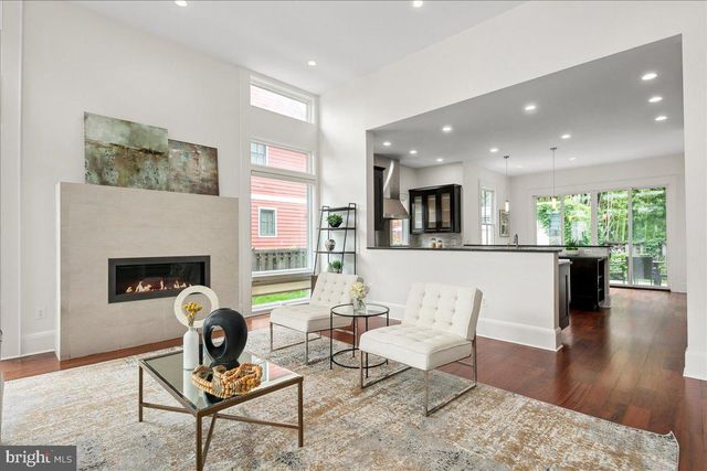 1713 N WAYNE STREET, Arlington, VA 22201