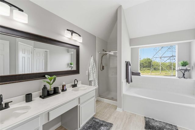 205 Oak Creek Circle, League City, TX 77573