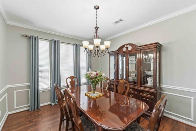 205 Oak Creek Circle, League City, TX 77573