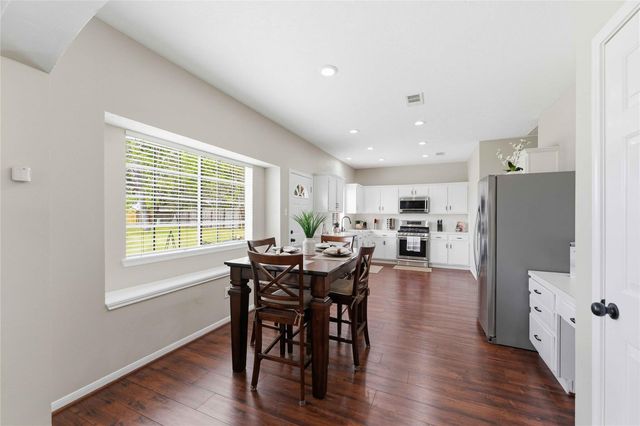 205 Oak Creek Circle, League City, TX 77573