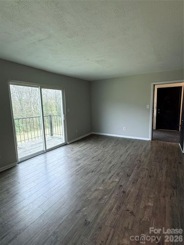 702 Farmhurst Drive G, Charlotte, NC 28217