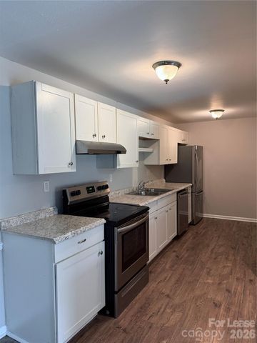 702 Farmhurst Drive G, Charlotte, NC 28217