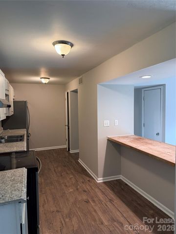 702 Farmhurst Drive G, Charlotte, NC 28217