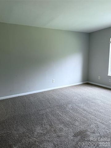 702 Farmhurst Drive G, Charlotte, NC 28217