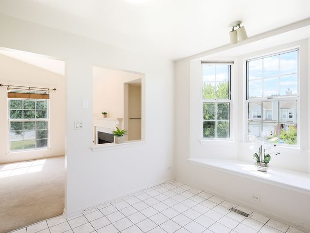 902 Sparta Court, Vernon Hills, IL 60061