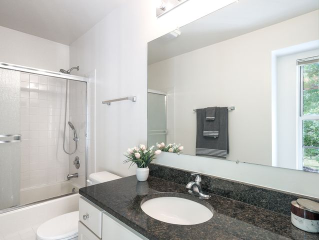 902 Sparta Court, Vernon Hills, IL 60061