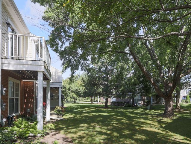 902 Sparta Court, Vernon Hills, IL 60061