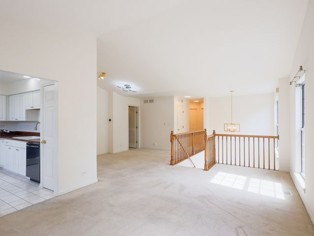 902 Sparta Court, Vernon Hills, IL 60061