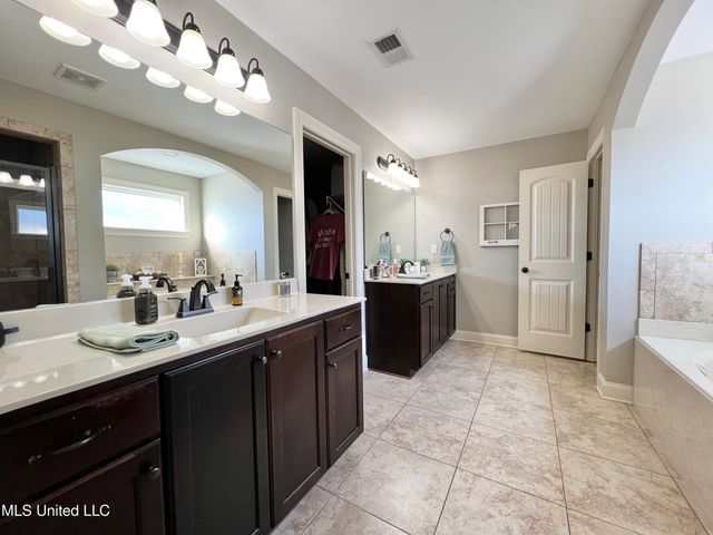 4703 W Dublin, Olive Branch, MS 38654