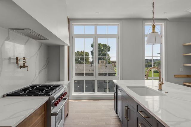 1601 4th Ave, N, Nashville, TN 37208