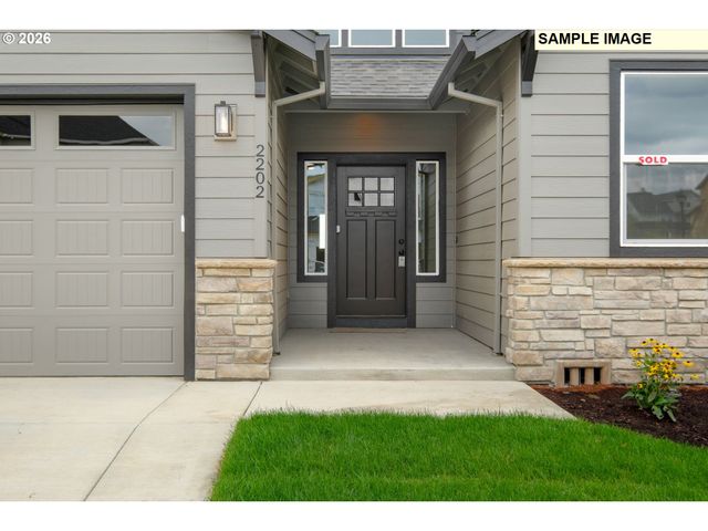 676 Ne SALING Dr W 96, Estacada, OR 97023