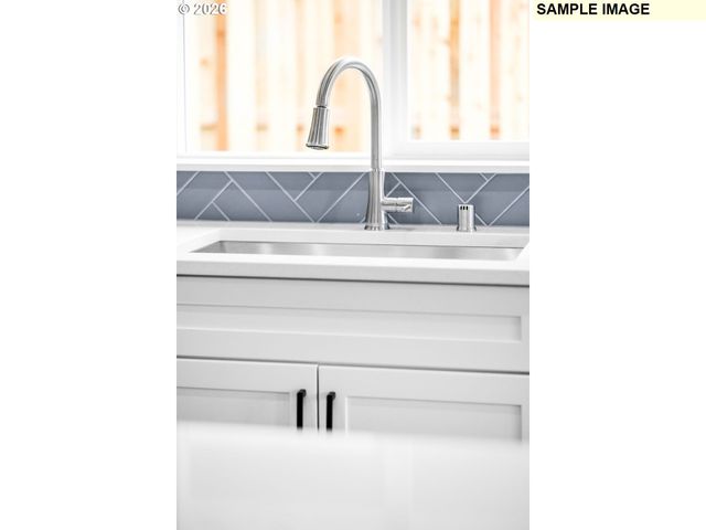 676 Ne SALING Dr W 96, Estacada, OR 97023