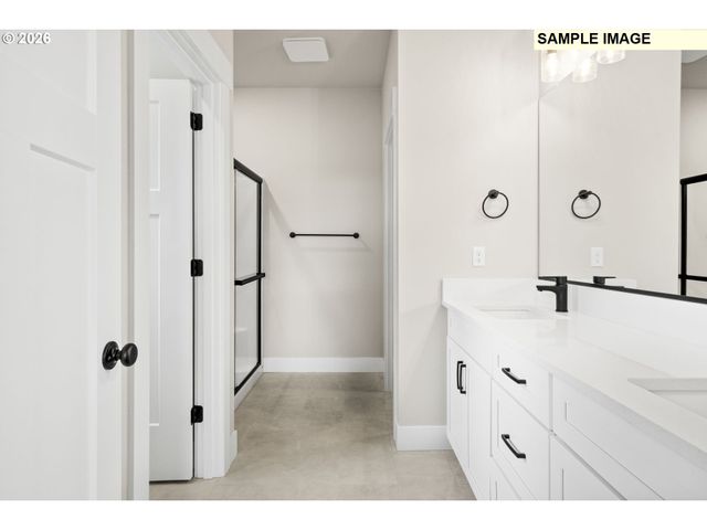 676 Ne SALING Dr W 96, Estacada, OR 97023