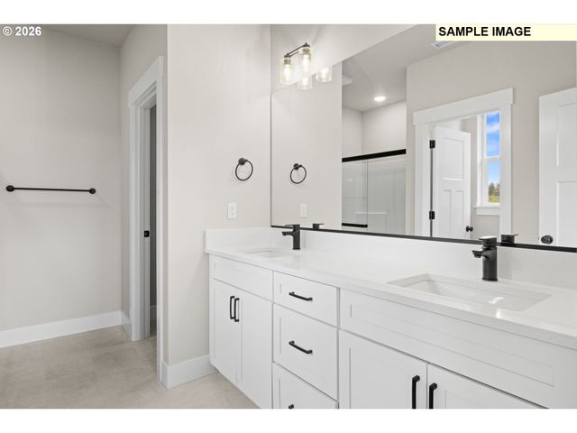 676 Ne SALING Dr W 96, Estacada, OR 97023