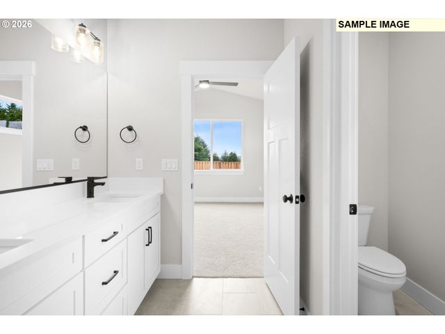 676 Ne SALING Dr W 96, Estacada, OR 97023