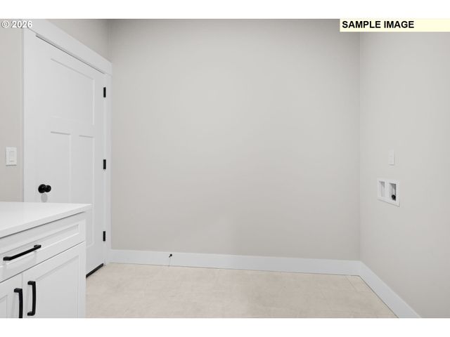 676 Ne SALING Dr W 96, Estacada, OR 97023