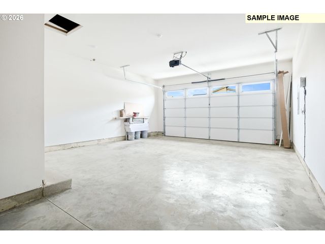 676 Ne SALING Dr W 96, Estacada, OR 97023