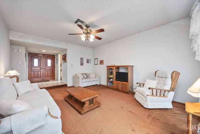 7809 Carol Sue Court, Bakersfield, CA 93308