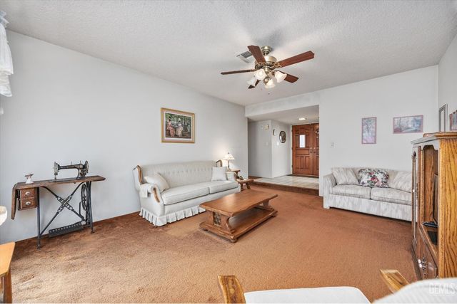 7809 Carol Sue Court, Bakersfield, CA 93308