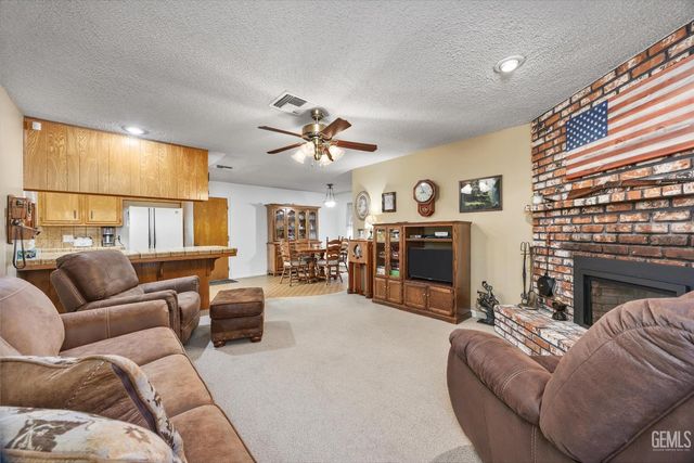 7809 Carol Sue Court, Bakersfield, CA 93308